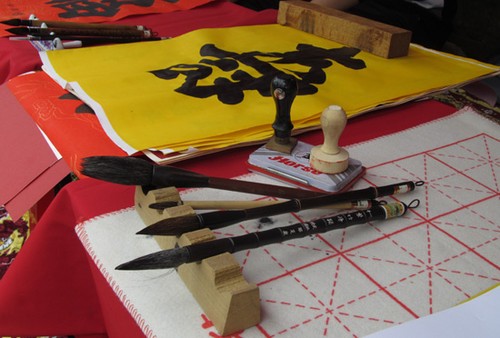 Calligraphy exhibition opens at Temple of Literature - ảnh 1